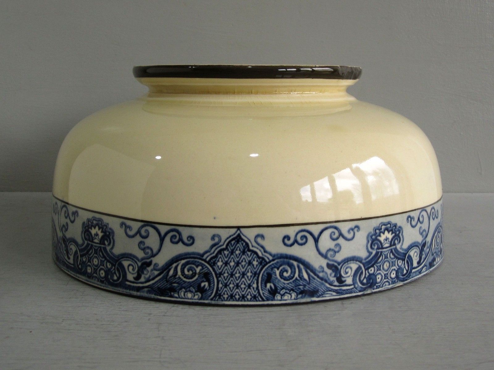photo vintage Large Royal Doulton Falconry Series Bowl