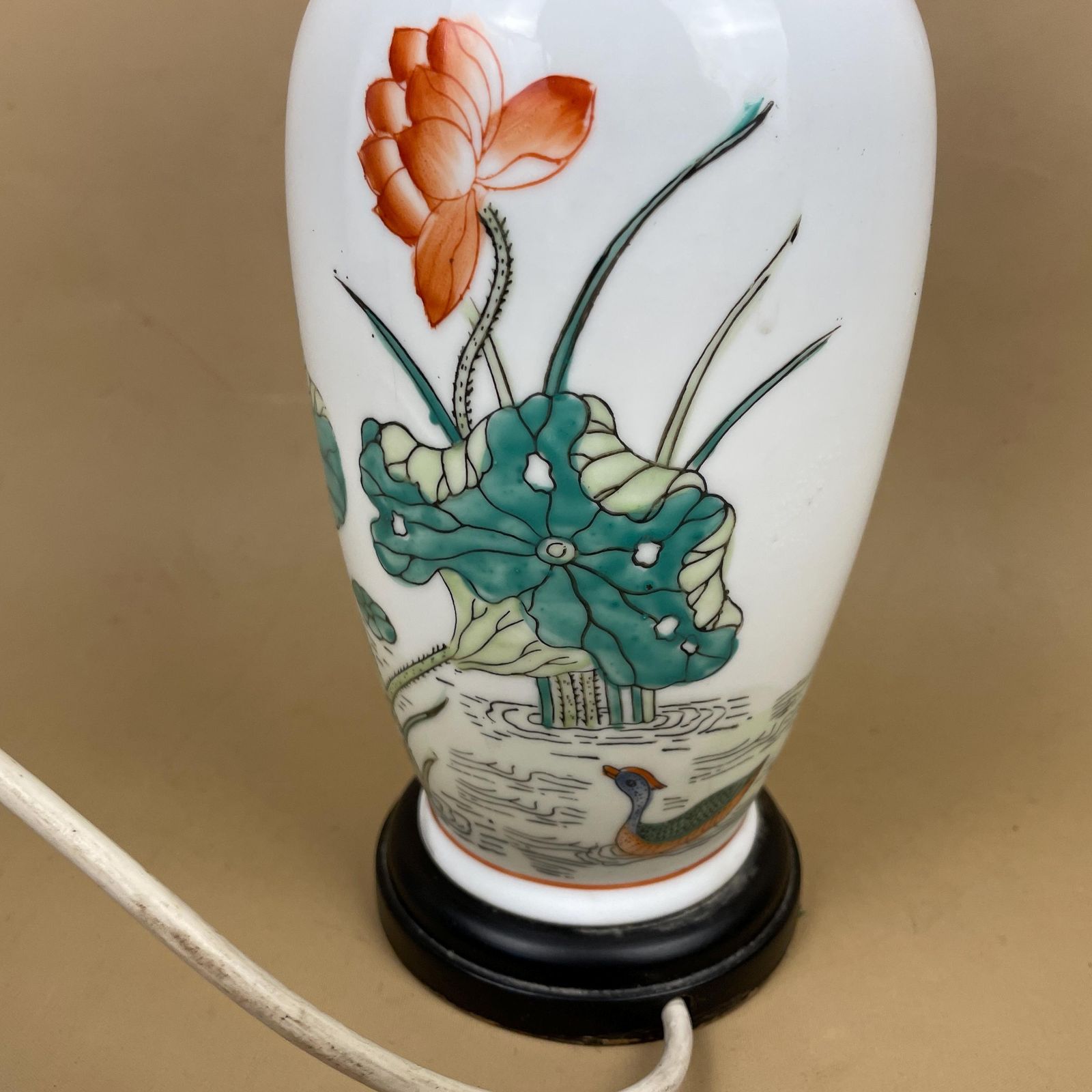 Oriental Ceramic Lamp Light Bedside Table Hand Painted Floral Lily Pad Design Pattern Wood Base Chinese Vase White Antique Brass Vintage photo vintage