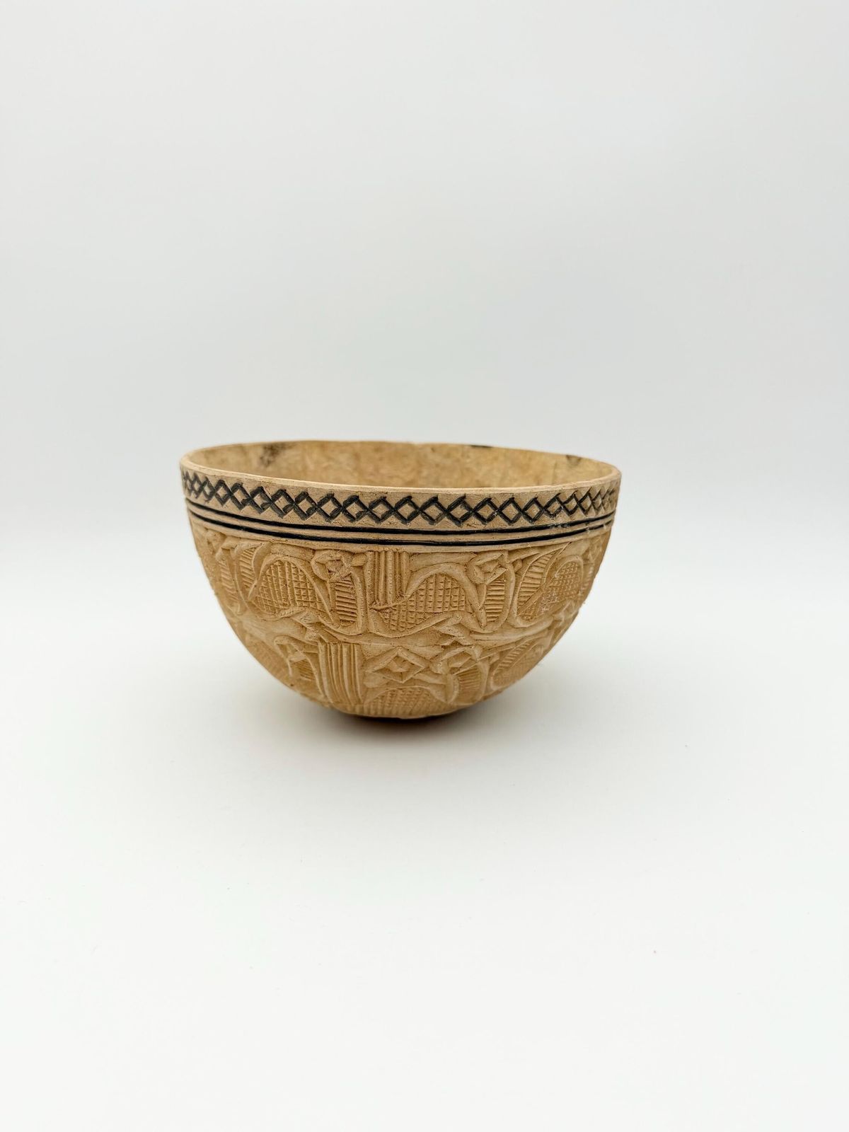 West African Calabash Gourd Bowl, Hand Carved Gourd, Tribal Collectible photo vinterior