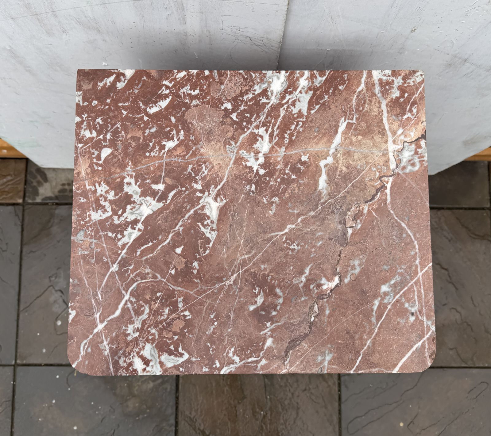 photo vintage Gorgeous French Louis Style Marble Top Bedside / Side Table – Great Condition