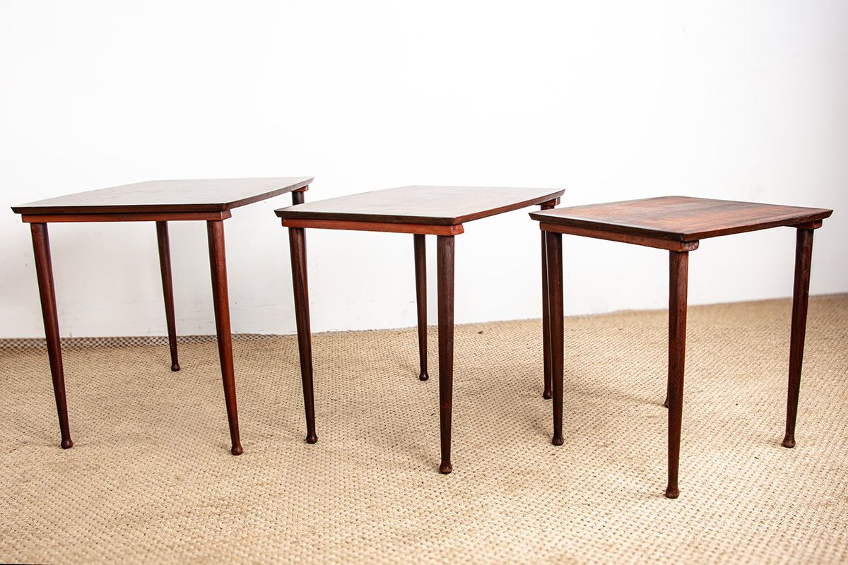 photo vinterior Three Danish Nesting Tables In Rosewood By Mobelintersia 1960.