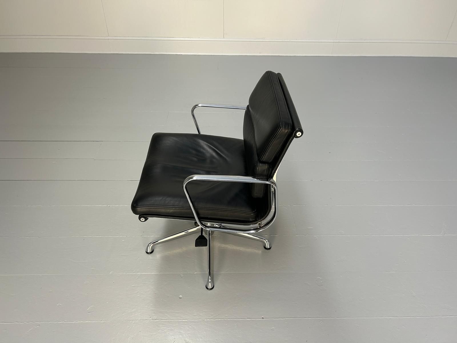 Icf Herman Miller Eames Ea 208 Soft Pad Swivel Office Chair In Black Leather photo vintage