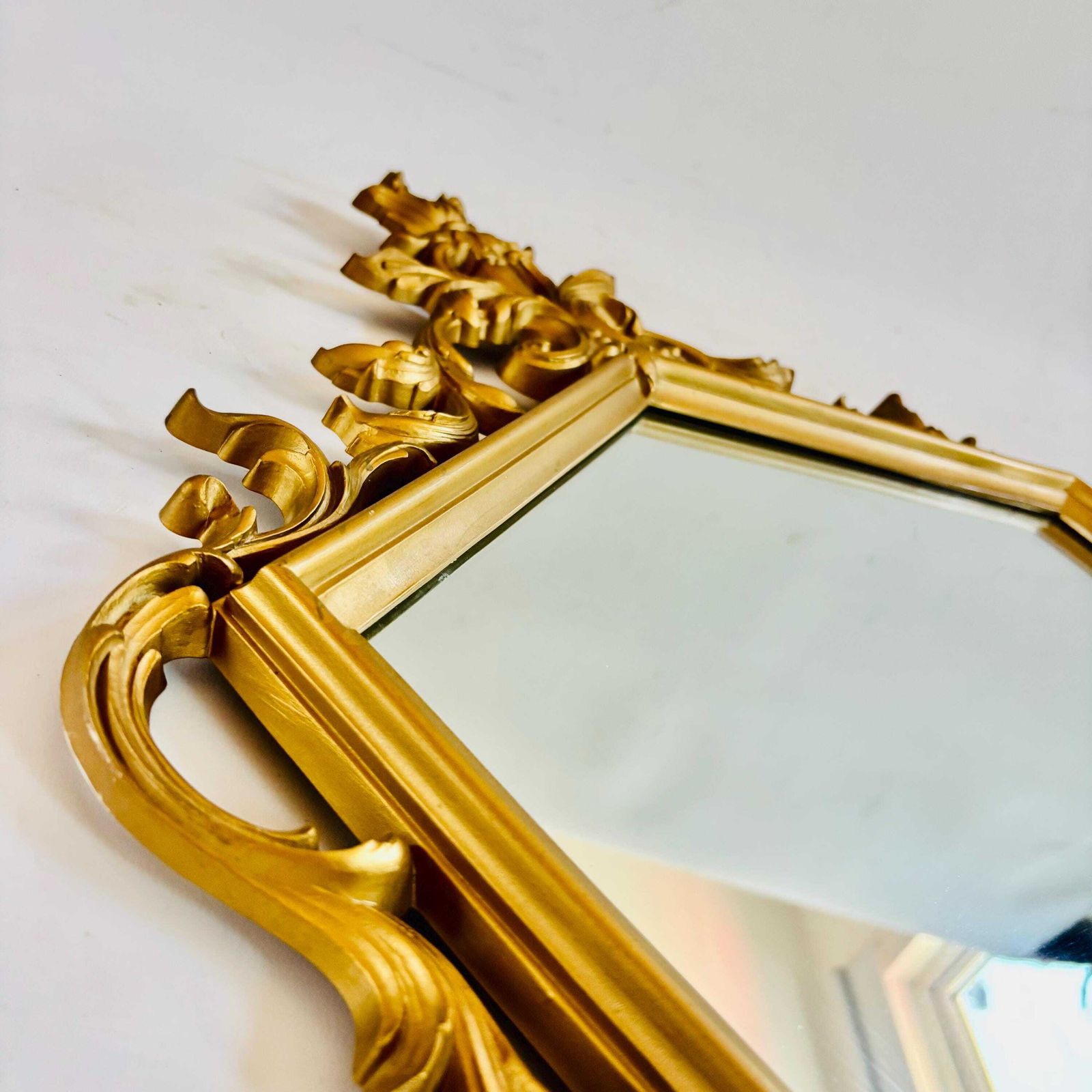 photo vintage Large Mid Century Syroco Model 4110 Gilt Effect Hollywood Wall Mirrormade In USA 1961
