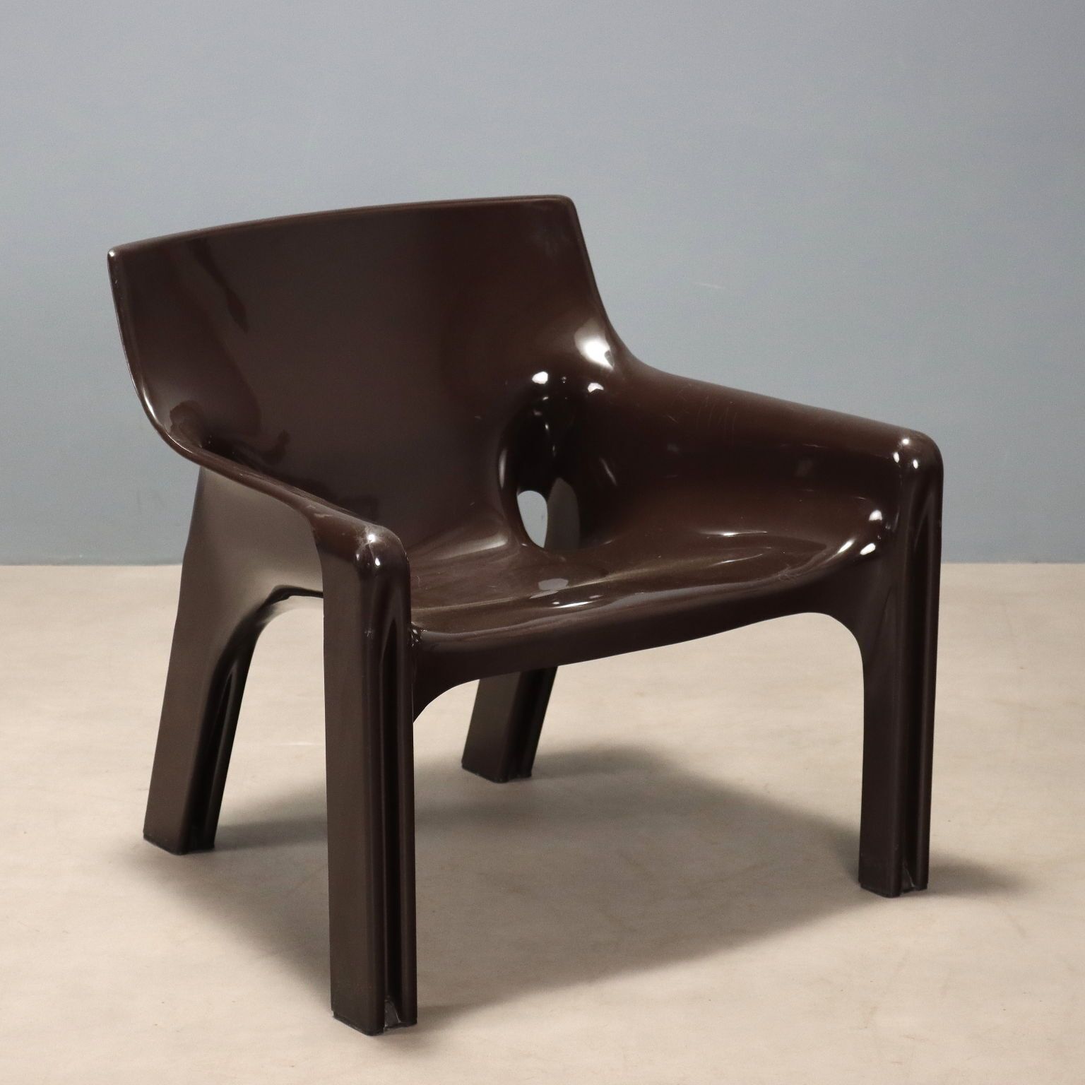 Artemide Vicario Armchair Abs Design V. Magistretti 1960s 1970s