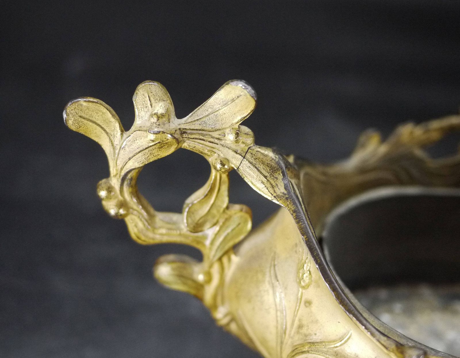 photo vinterior Antique French Jardinière In Rococo Style Centerpiece, Gilded Spelter Planter