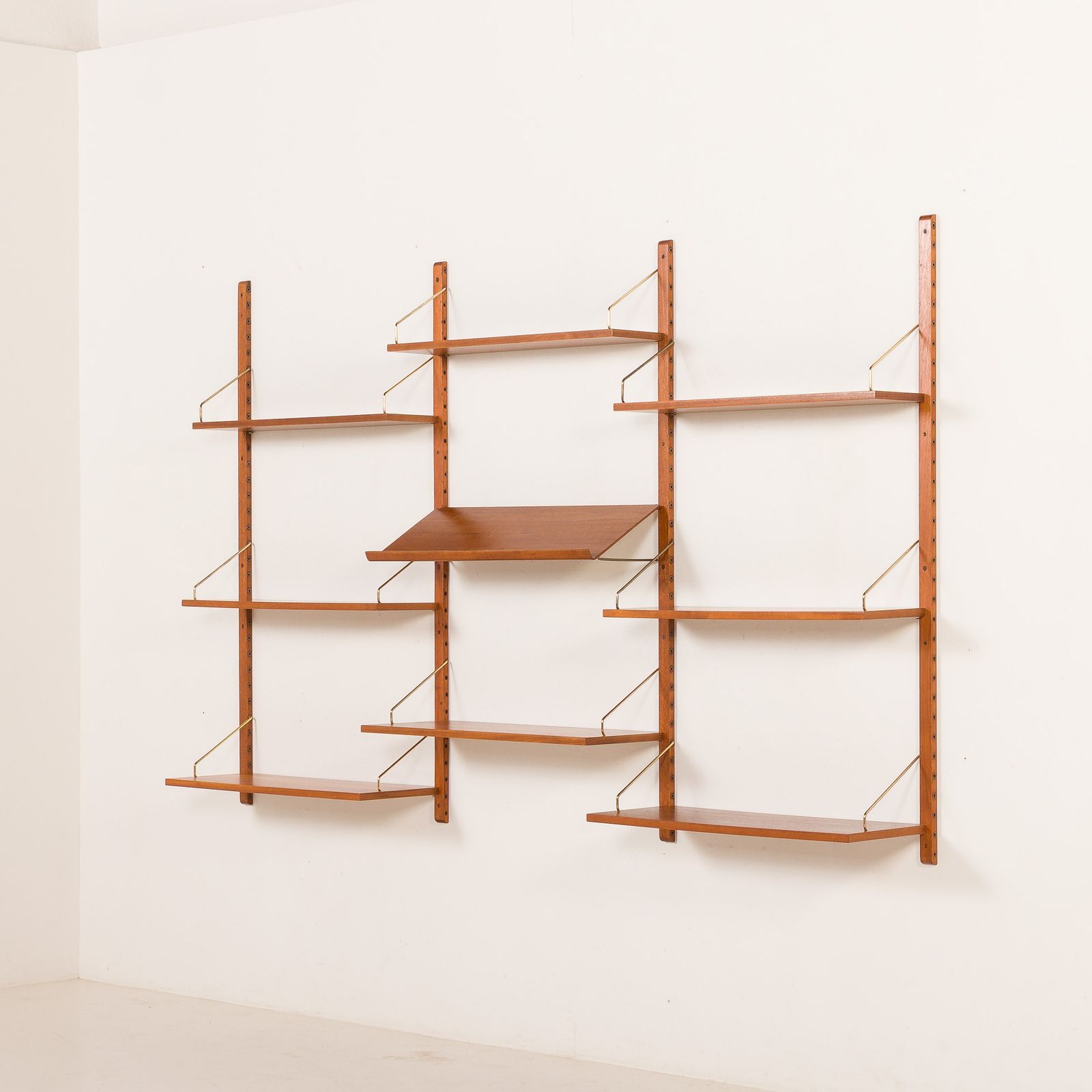 Poul Cadovius Royal Shelving Unit In Teak, 1960s photo Furniture