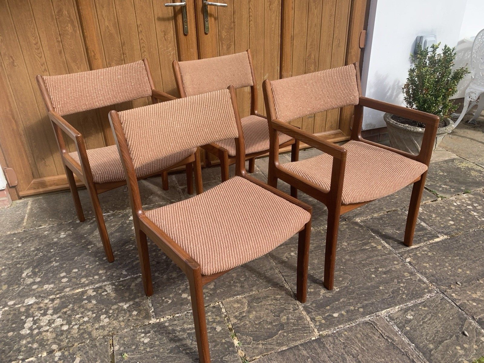 A Set Of Four Midcentury Chairs  Inc Two Carvers. photo furniture