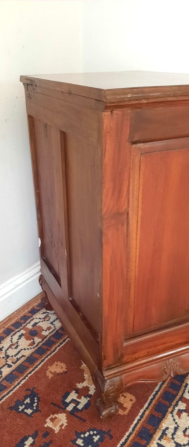 275.0 A Vintage  Regency Style Mahogany Four Drawer Slim Chest Of Drawers Or Bedside photo
