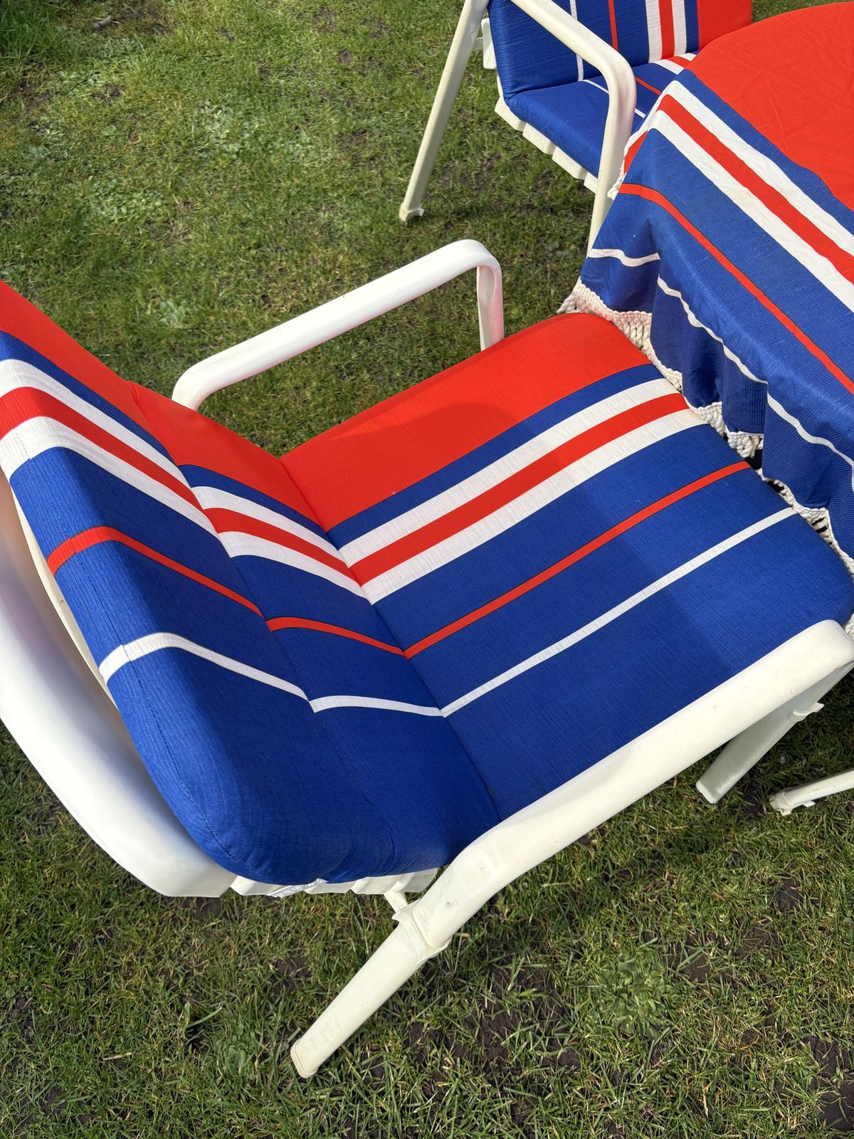 A Vintage Set Of Garden Furniture photo vinterior