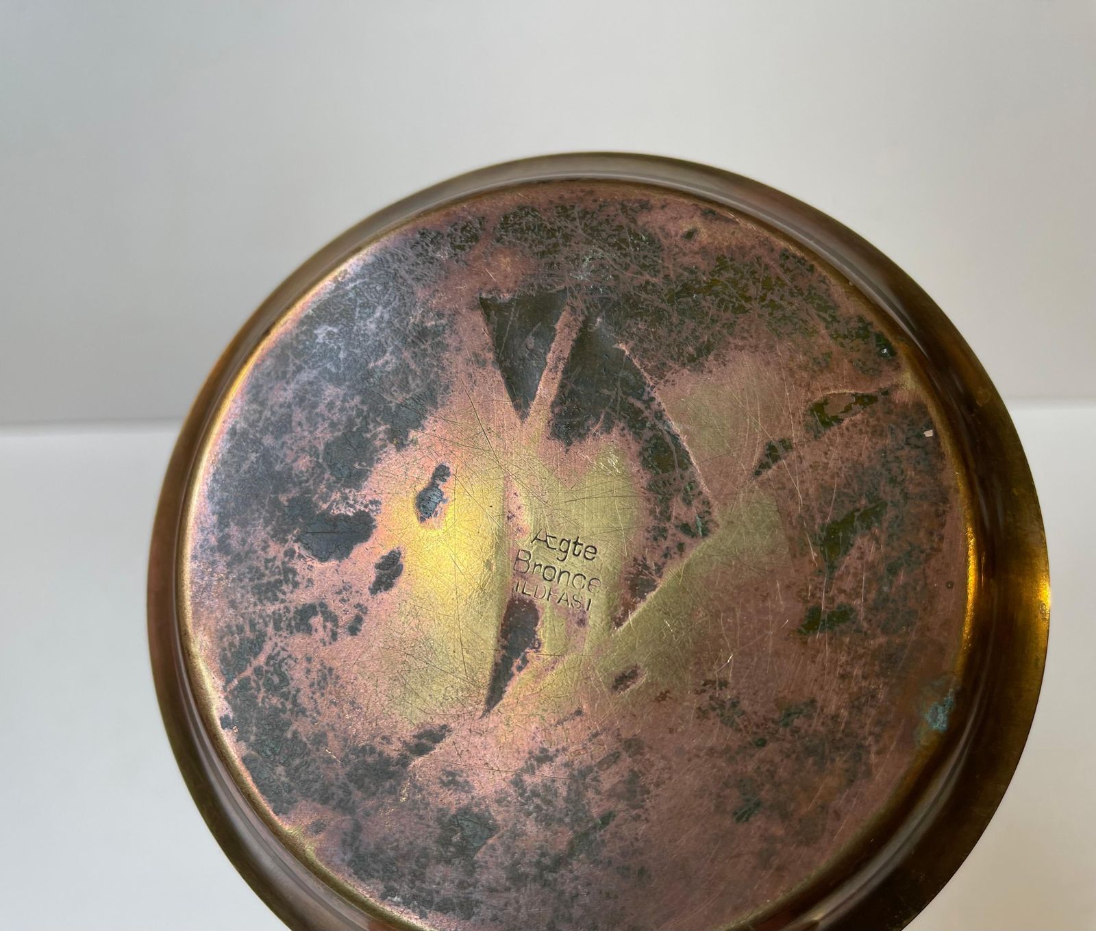 Art Deco Bronze Dish W. Sailboat By ægte Ildfast, 1930s photo vinterior