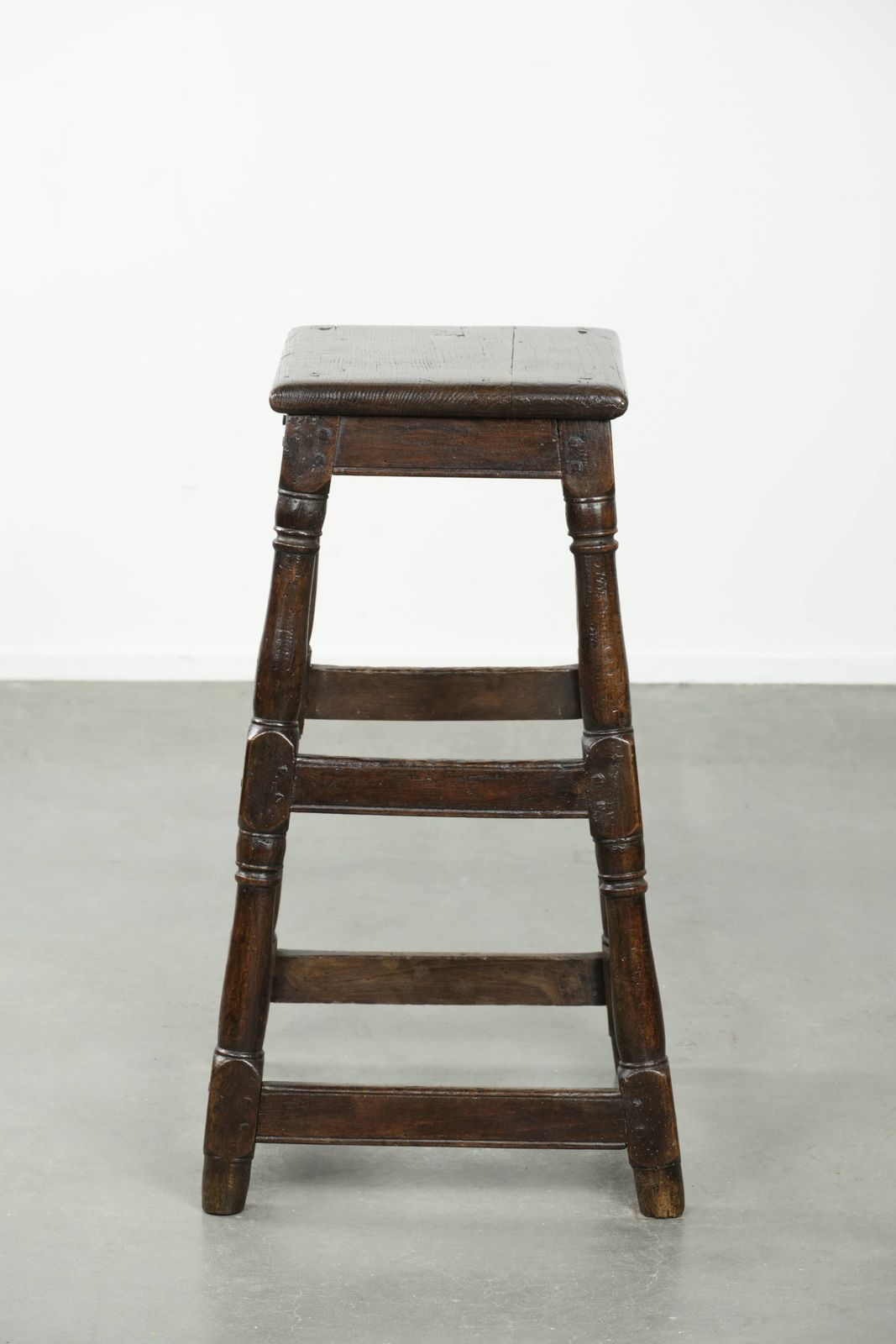 Unique Tall Antique English Oak Stool/Joint Stool From The 18th Century With A Beautiful Patina And Lovely Colors.