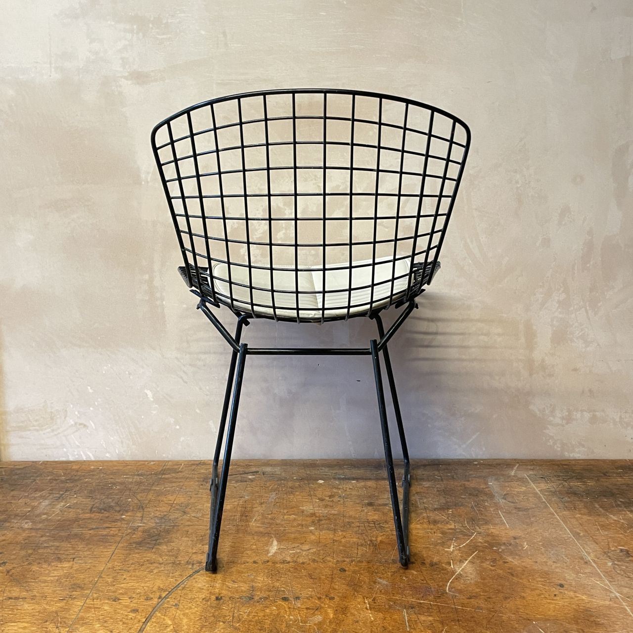 Bertoia Side Chair In Black With Cushion photo buy