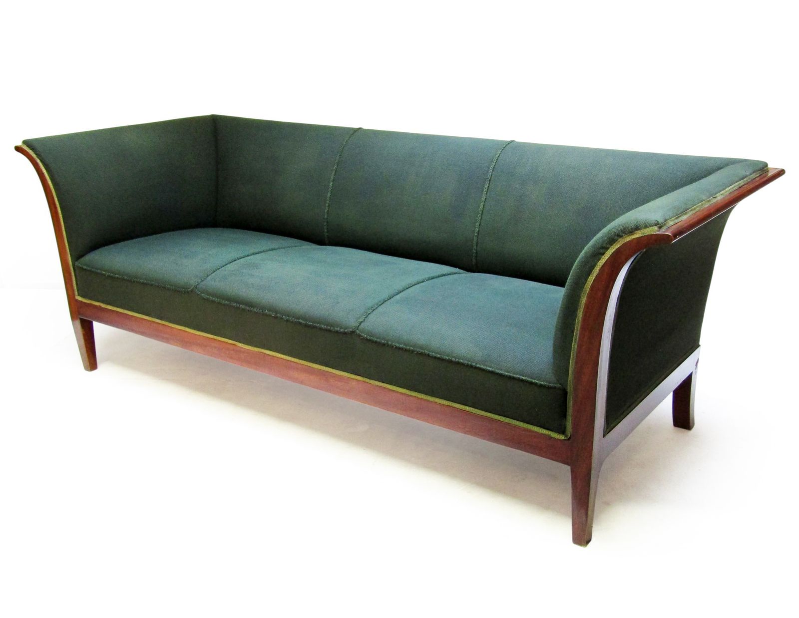 WIS77 Mainkan Leprechaun Riches, Temukan Harta Karun! photo furniture