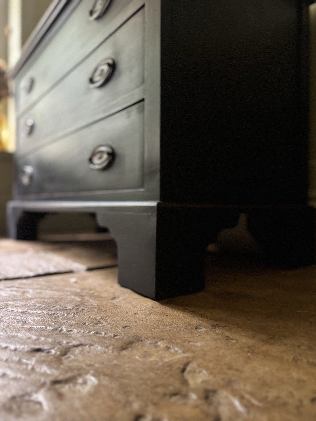 photo vinterior Painted Reproduction Georgian Style Chest Of Drawers
