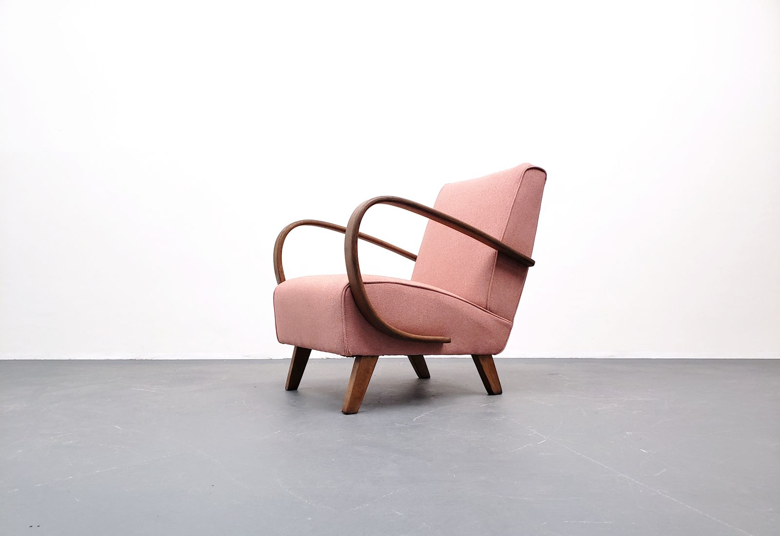1930 Jindrich Halabala Bentwood Armchair In Rose Pink photo furniture