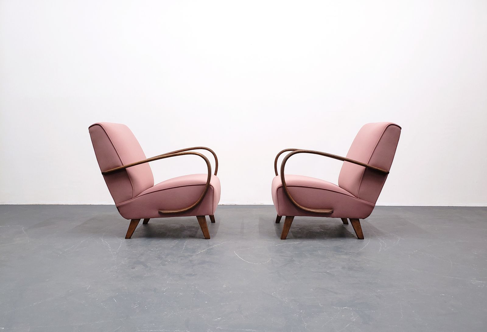 1930 Jindrich Halabala Bentwood Armchair In Dusty Rose Pink Velvet photo for sale