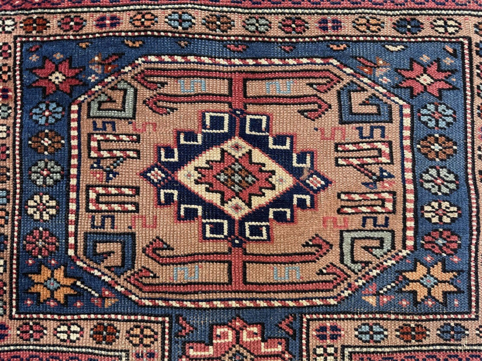photo vintage Antique Caucasian Rug 215x126 Cm Lesghi Star Tribal Kazak Rug Large 2522