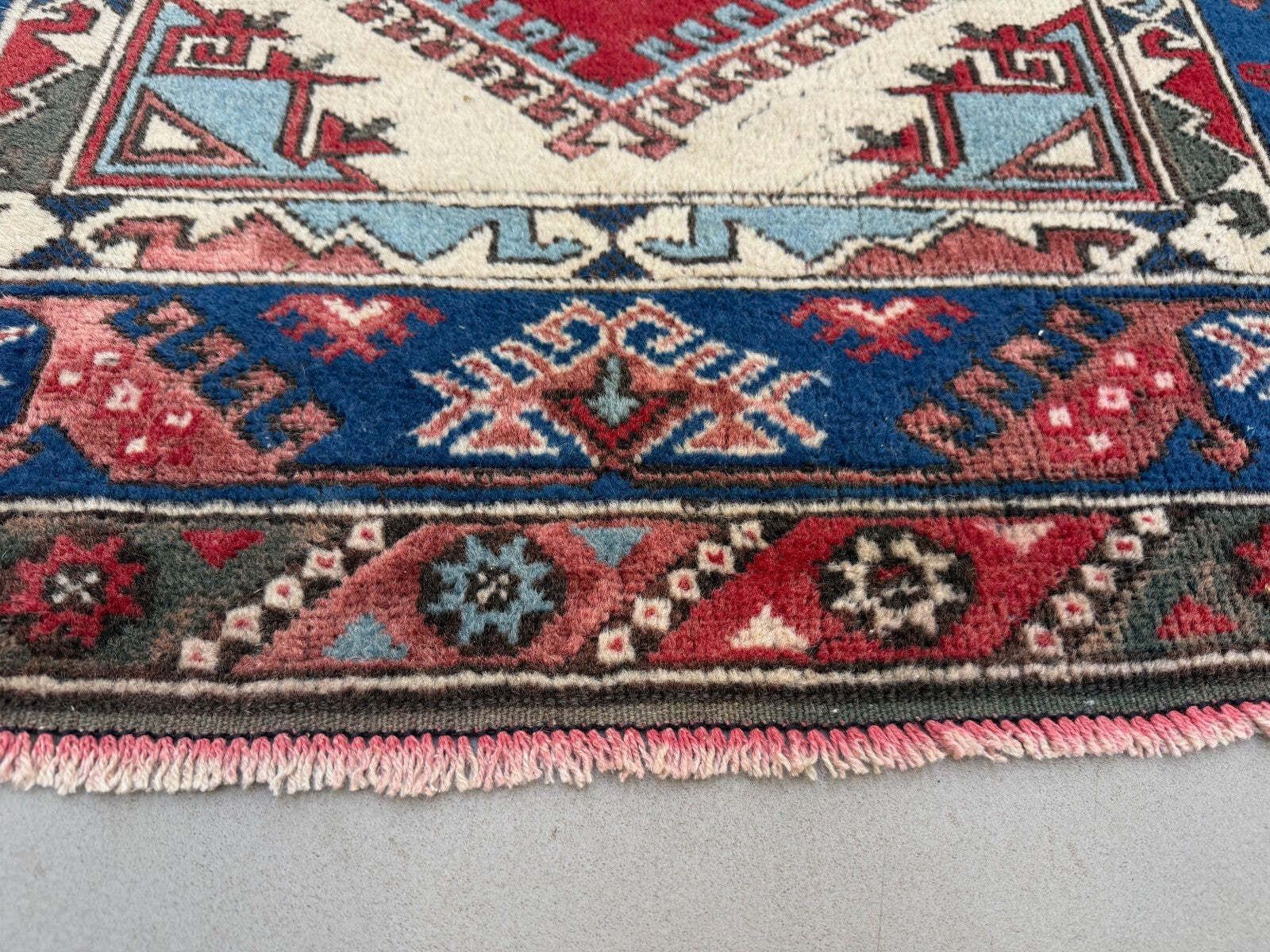 photo for sale Turkish Tribal Rug Natural Dyes 200x120 Cm Vintage Turkish Carpet 2521