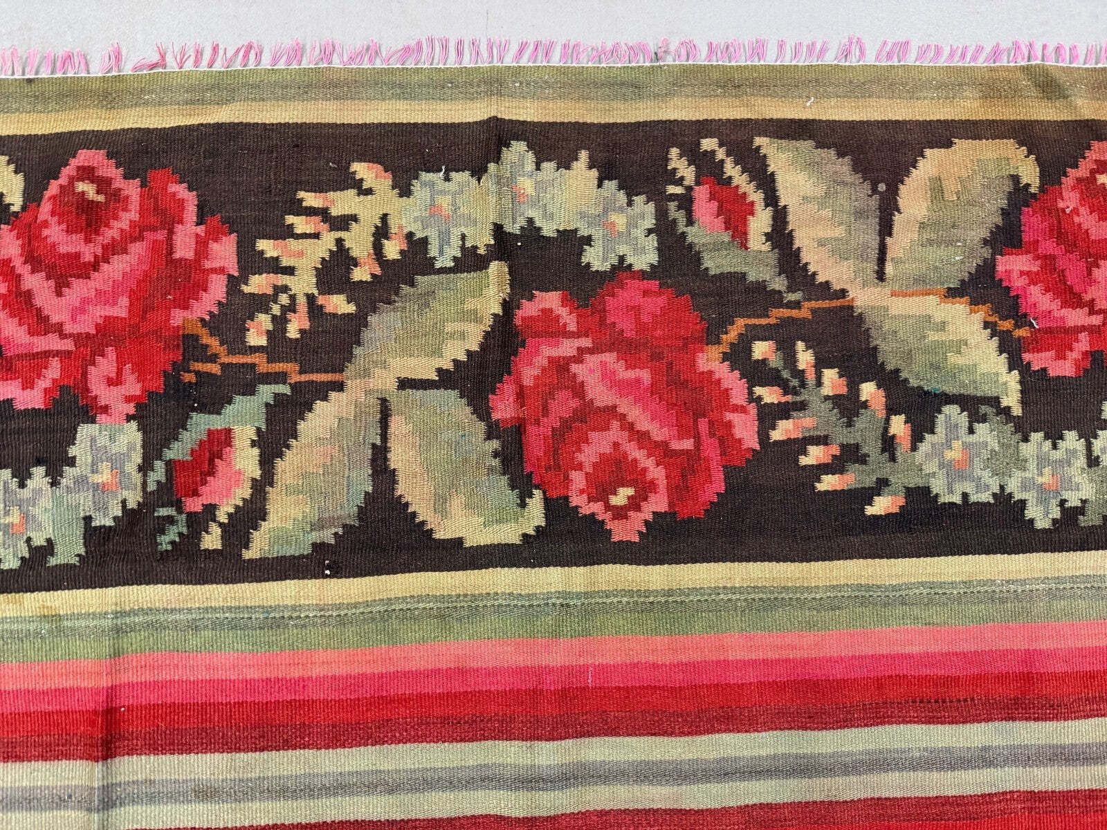photo for sale Moldovan Square Kilim Rug 146x130 Cm Vintage Kelim Wool Rug Medium 2520
