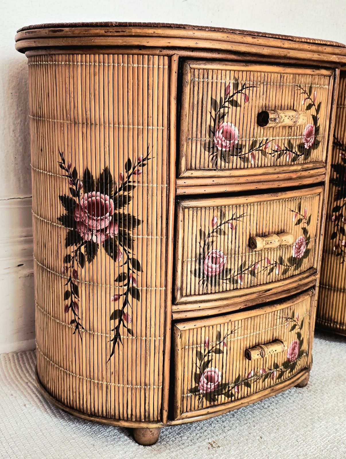 A Pair Of French Or Italian Painted Rattan Bedside Tables, Bedroom Set. photo vinterior