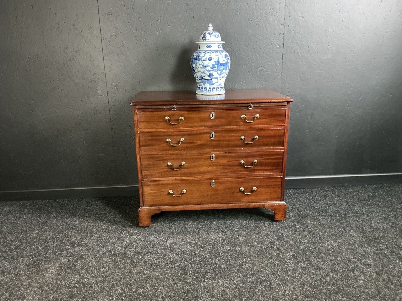 Georgian Mahogany Chest, 1700s photo vinterior