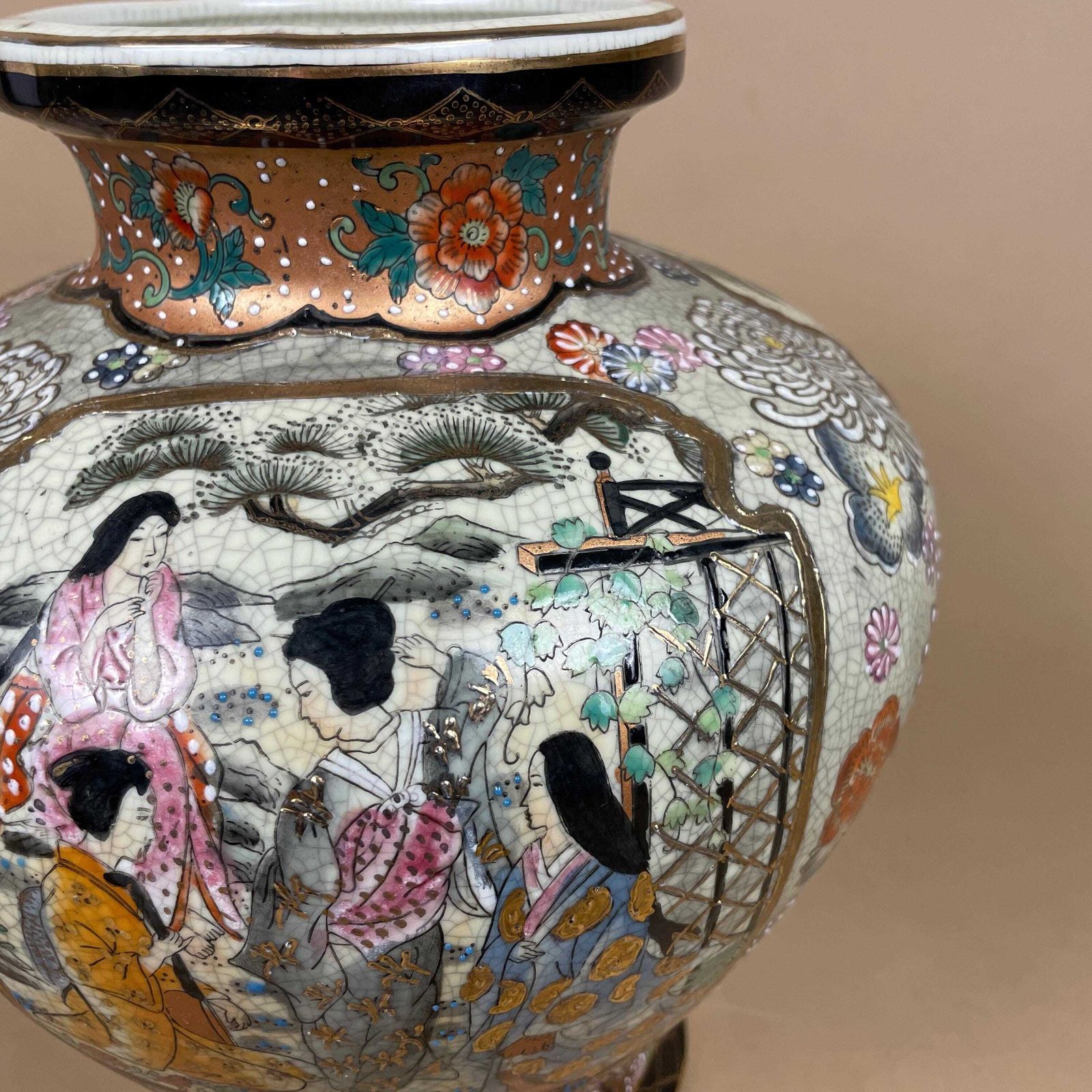 photo furniture Oriental Antique Decorative Vase Ceramic Pot Japanese Vintage Display Hand Painted Asian Old Aged Figures Floral Pattern Decorative