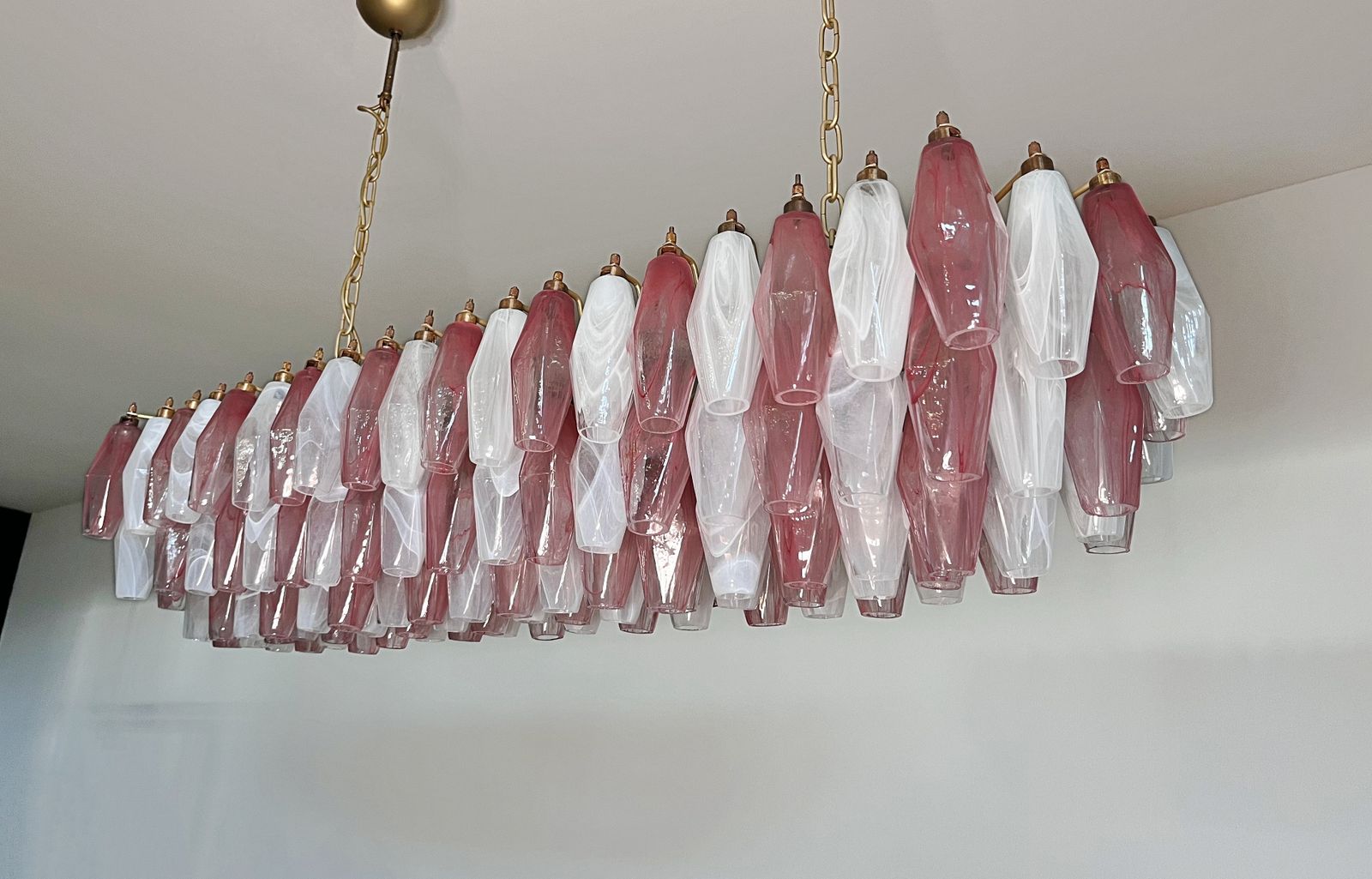photo for sale Elegant Murano Poliedri Chandelier   Carlo Scarpa   138 Pink And White Alabaster Glasses
