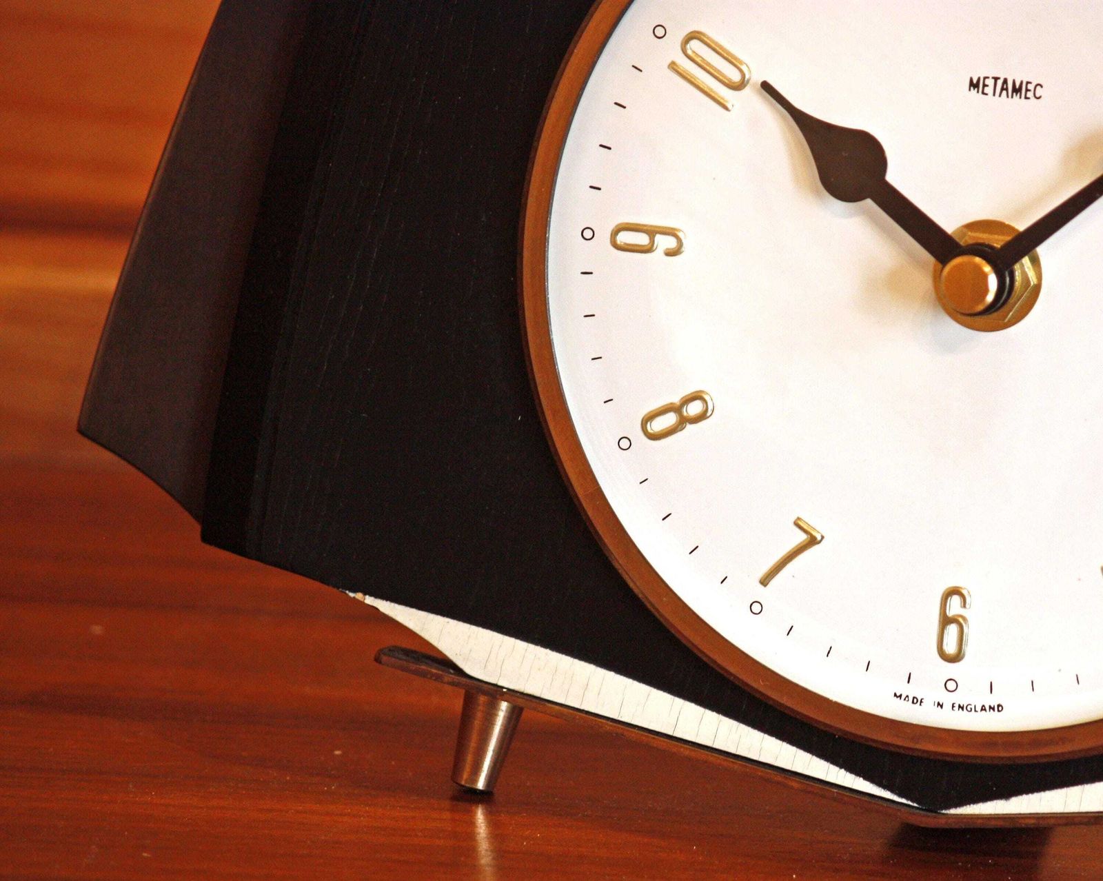 Vintage Metamec Mantel Clock   23cm Wooden Retro Mid Century Style 60s Desk Clock Off The Wall Clocks photo Home Decor