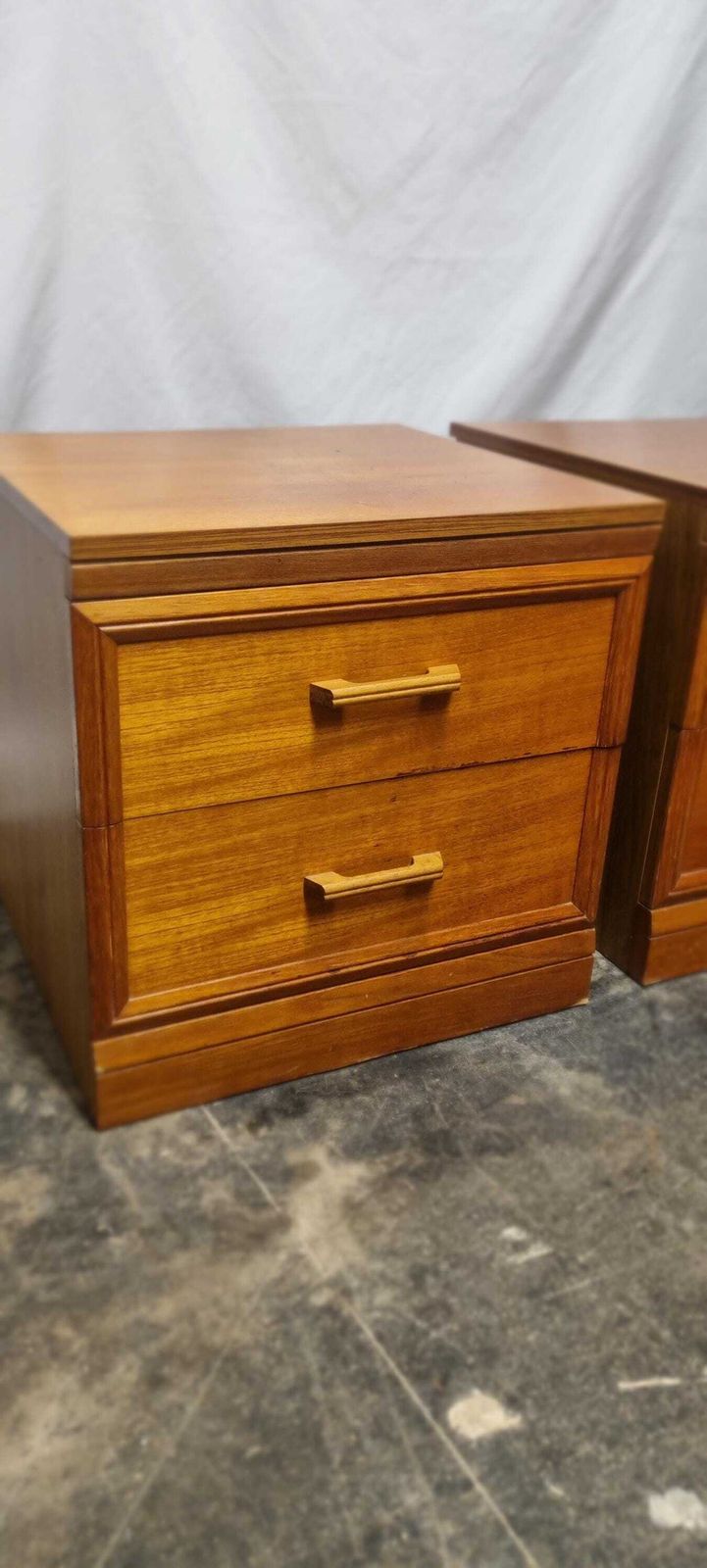 photo vinterior Pair Of Mid Century Bedside Cabinets/Chest Of Drawers.