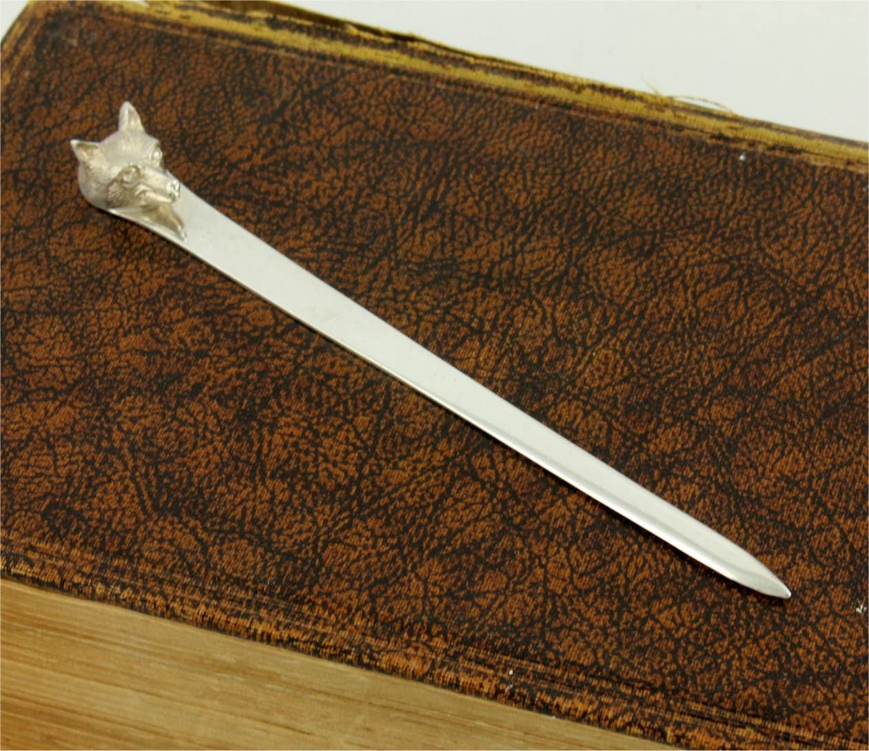 photo vintage Antique Asprey Fox Head Silver Letter Opener. Paper Knife. Page Turner.