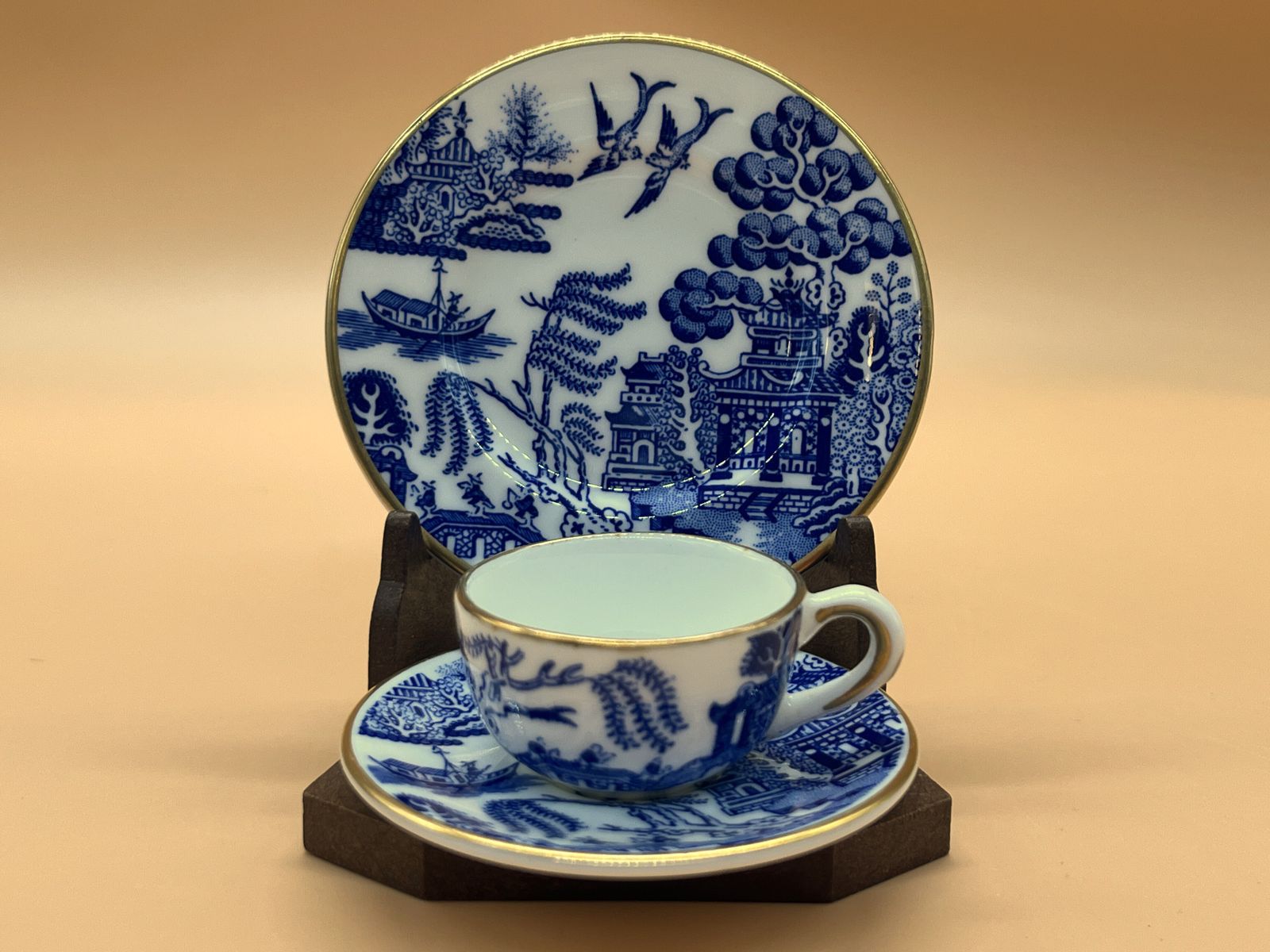 Coalport China Blue Willow Miniature Display Tea Set. Teapot, Creamer, Sugar, Tea Cup, Saucer & Side Plate Trio. photo vintage