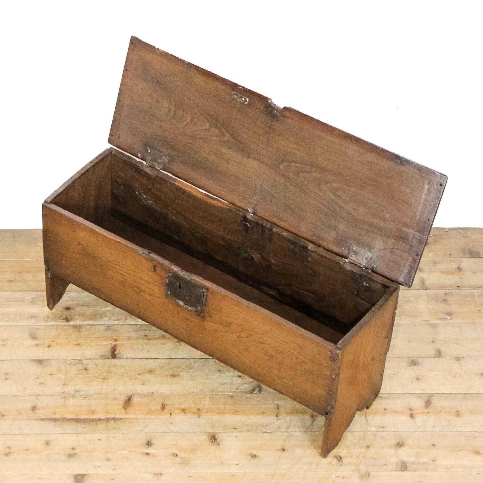 Antique Oak Sword Chest | Antique Furniture | Antique Trunk | Antique Storage | Antique Blanket Box | Welsh Antique photo for sale
