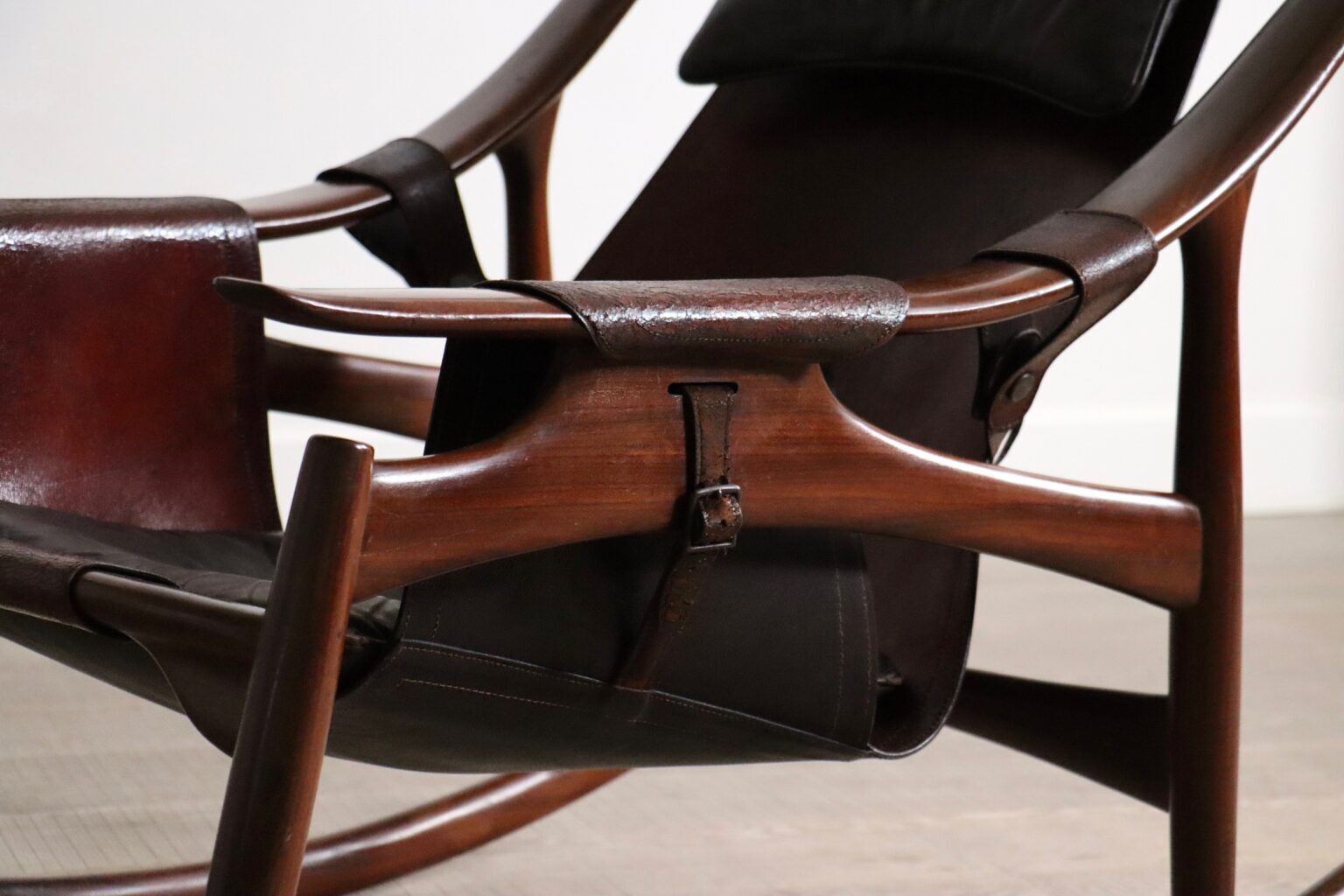 photo vinterior Liceu De Artes E Oficios Rocking Chair With Ottoman Brazil 1960s
