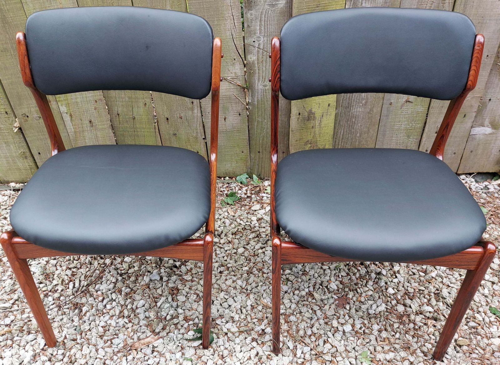 Mcm 2 Rosewood O.D. Mobler A/S Chairs Black Vinyl photo for sale