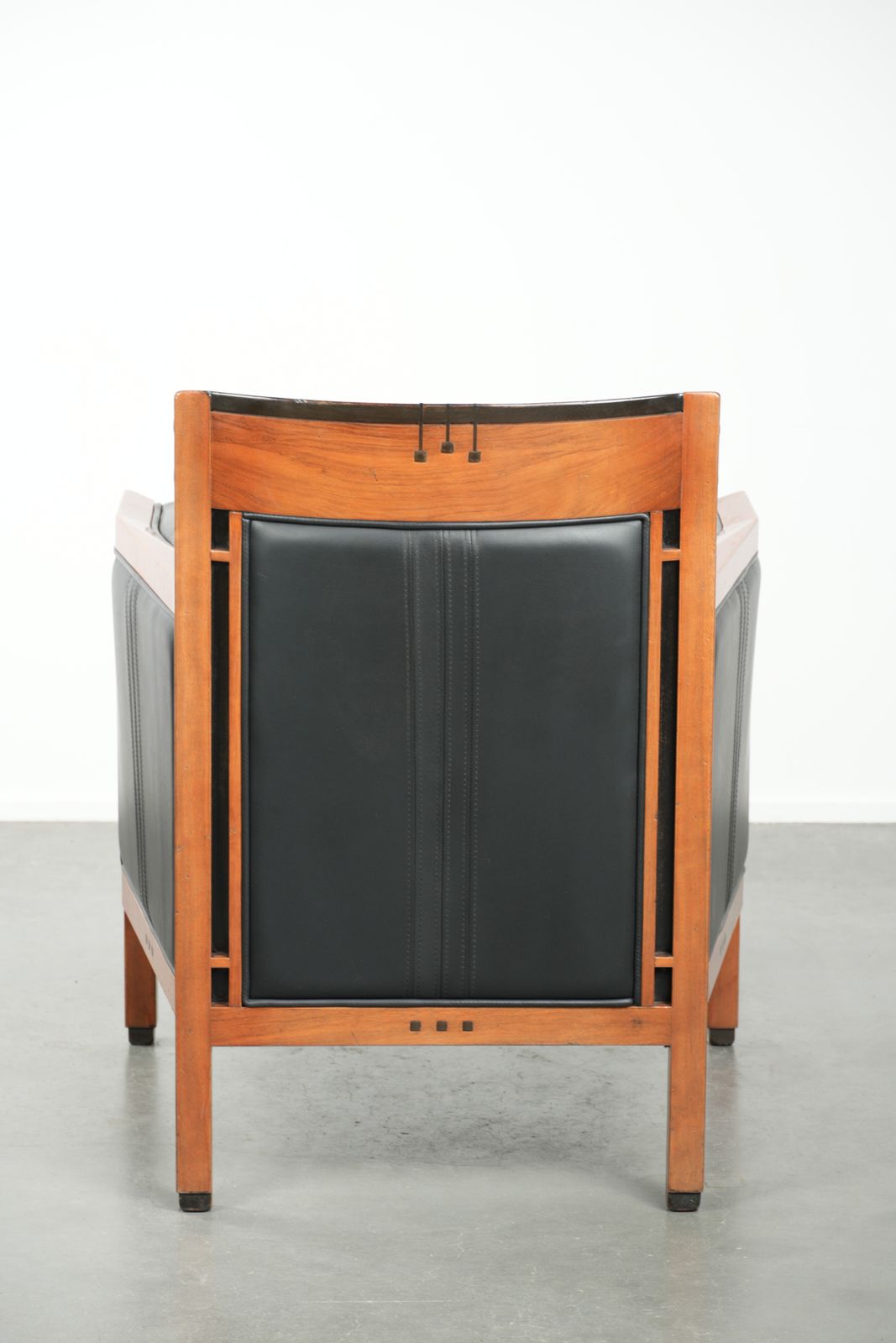 Black Leather Art Deco Schuitema Design Armchair, In Good Condition, From The Decoforma Series photo Furniture