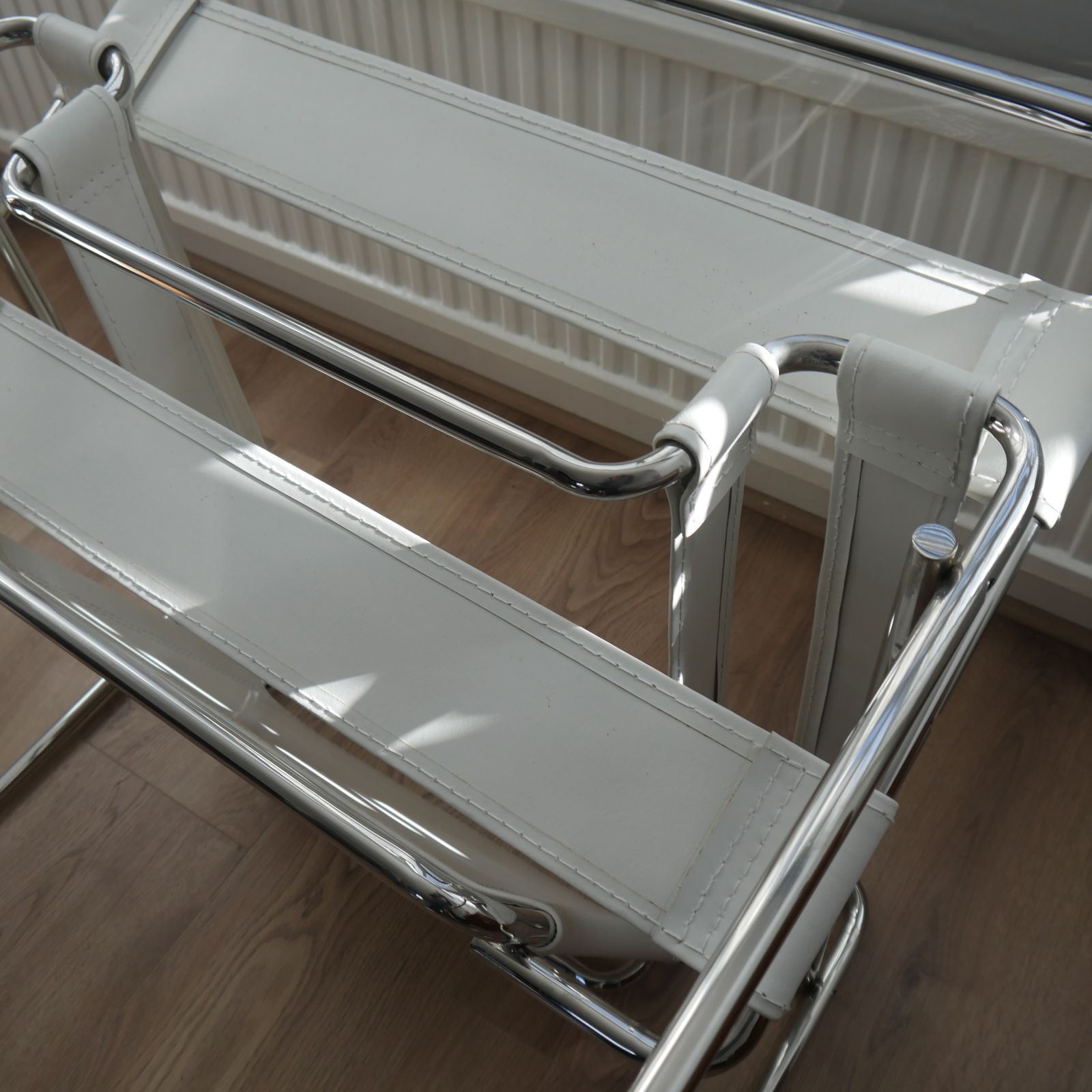 photo vintage Italian 1990s Wassily B3 Style Chair – White & Chrome – Bauhaus / Marcel Breuer