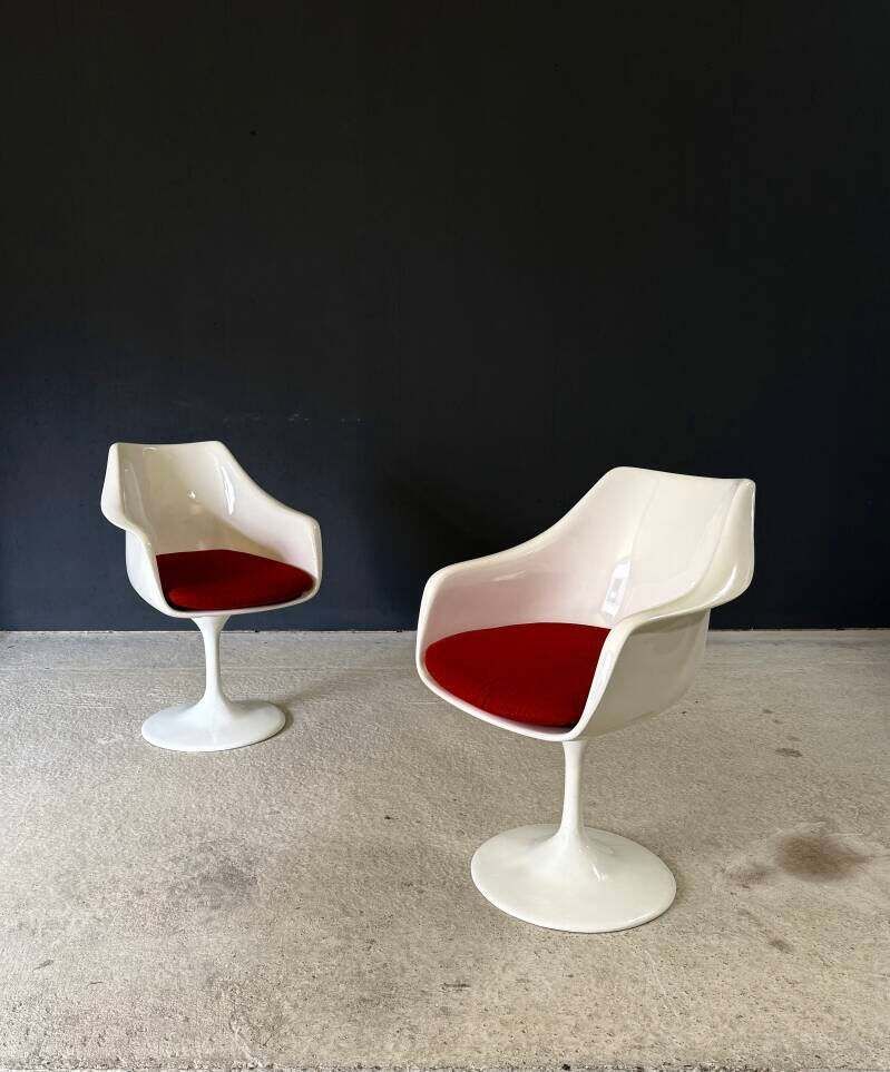 1960's Midcentury Modern Design Tulip Swivel Armchair Set