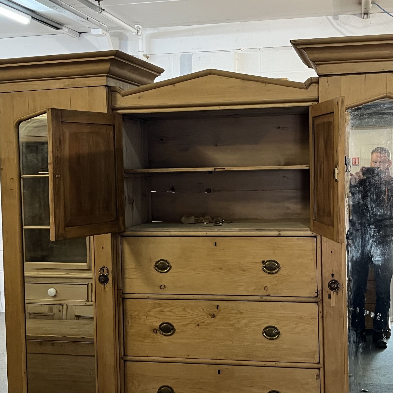 Large Victorian Pine Bedroom Unit (Dismantles) photo 2700.0