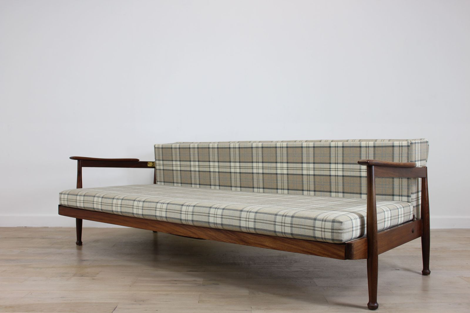 Guy Rogers Manhattan Studio Sofa photo furniture