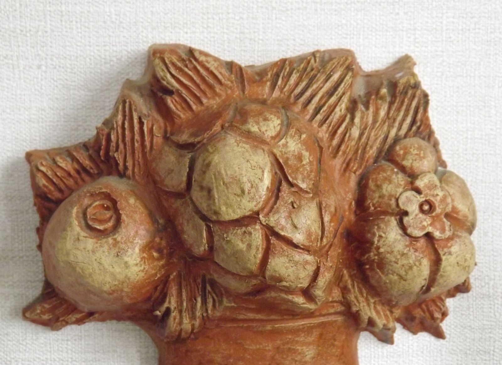 1495.0 Rare grande paire d'appliques doubles françaises en terre cuite, urnes aux corbeilles de fruits photo