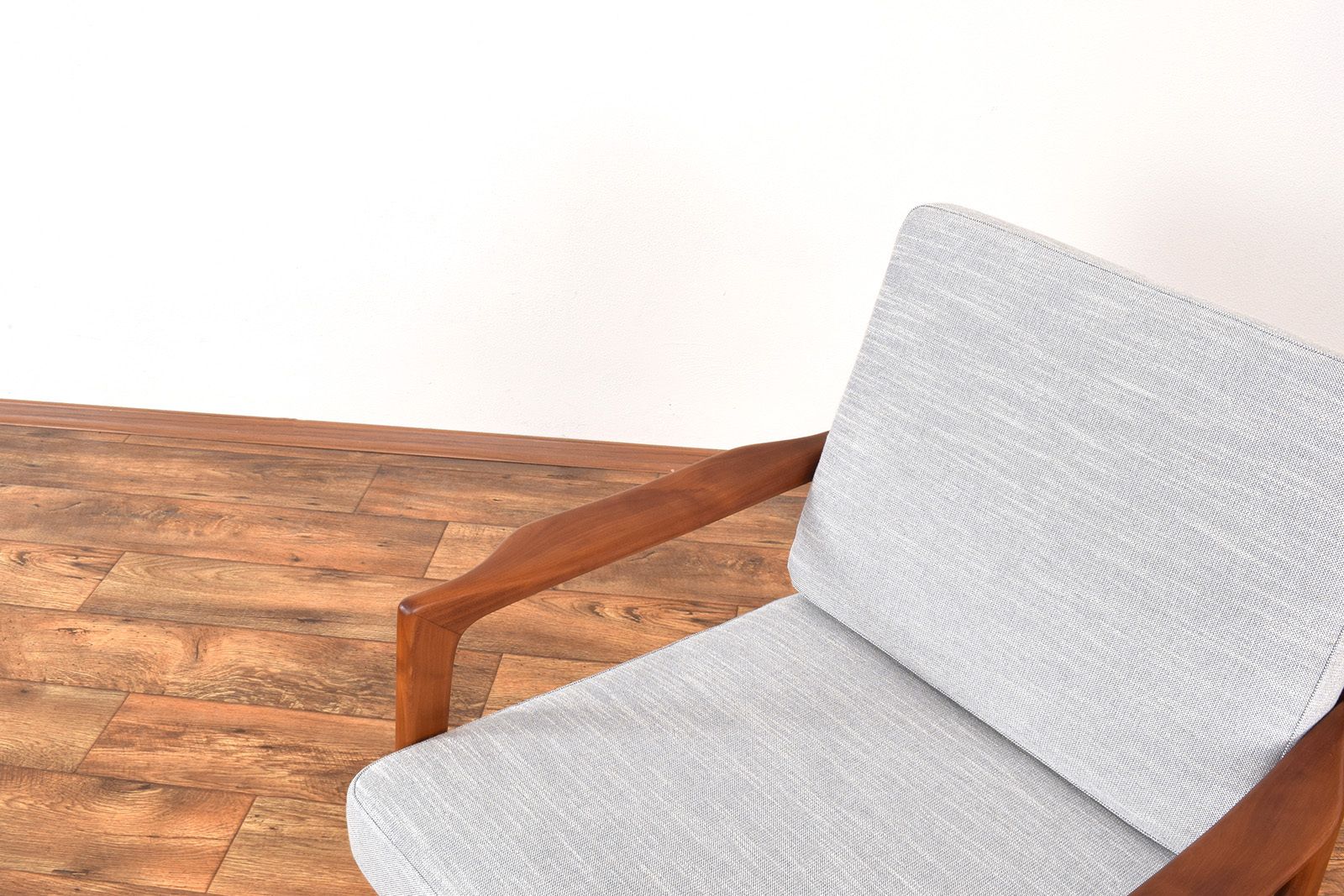 photo furniture Mid Century Lounge Chair By Illum Wikkelsø, 1960s.