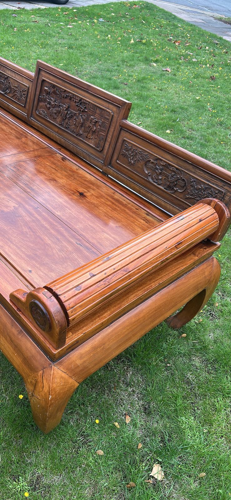 Antique Chinese Day Bed / Chaise Longue With Intricate Carving photo vinterior