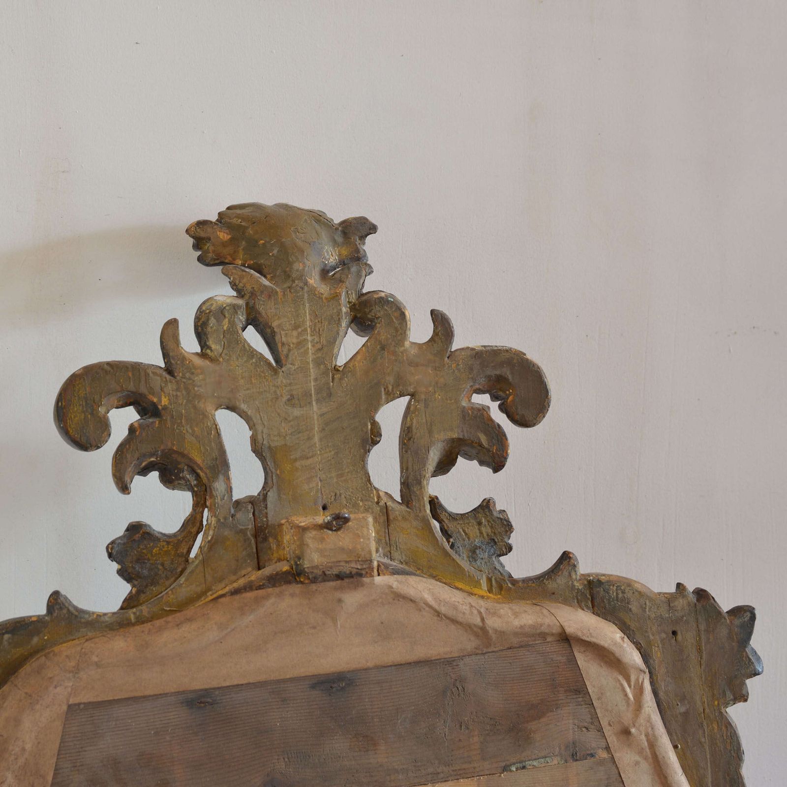 18th Century Italian Gilt Mirror Of Cartouche Form photo vintage