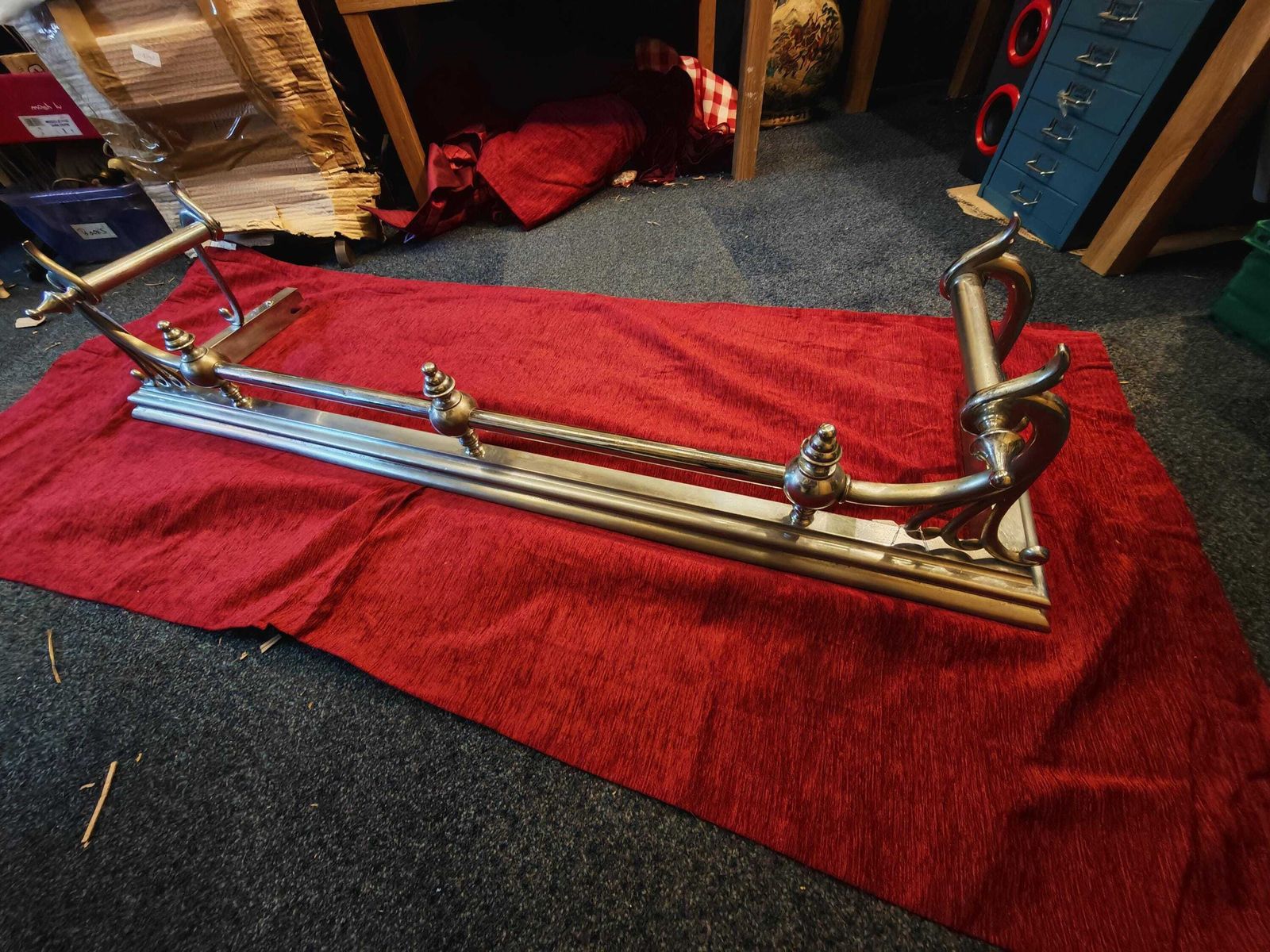 Vintage Chrome Fender 135cm X 37cm X 30cm photo vinterior