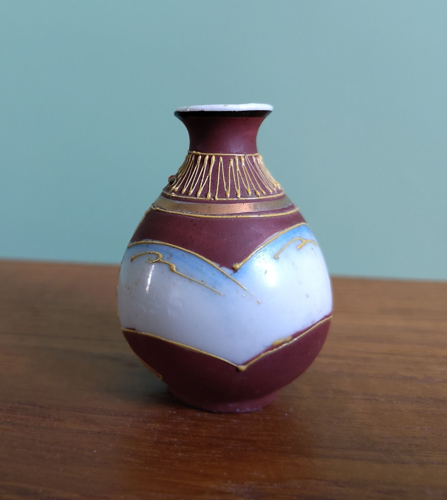 Republic‑Period Chinese Miniature Solifleur Vase (C. 1920s–1940s)  Finely Painted Figures • Bright Gold Detailing • Distinctive Studio Mark photo for sale