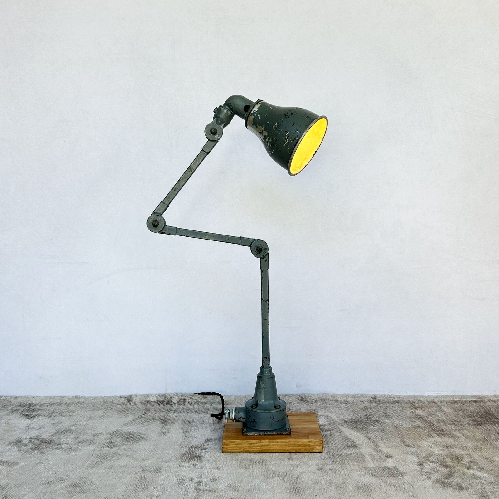 Industrial Machine Lamp By Invisaflex