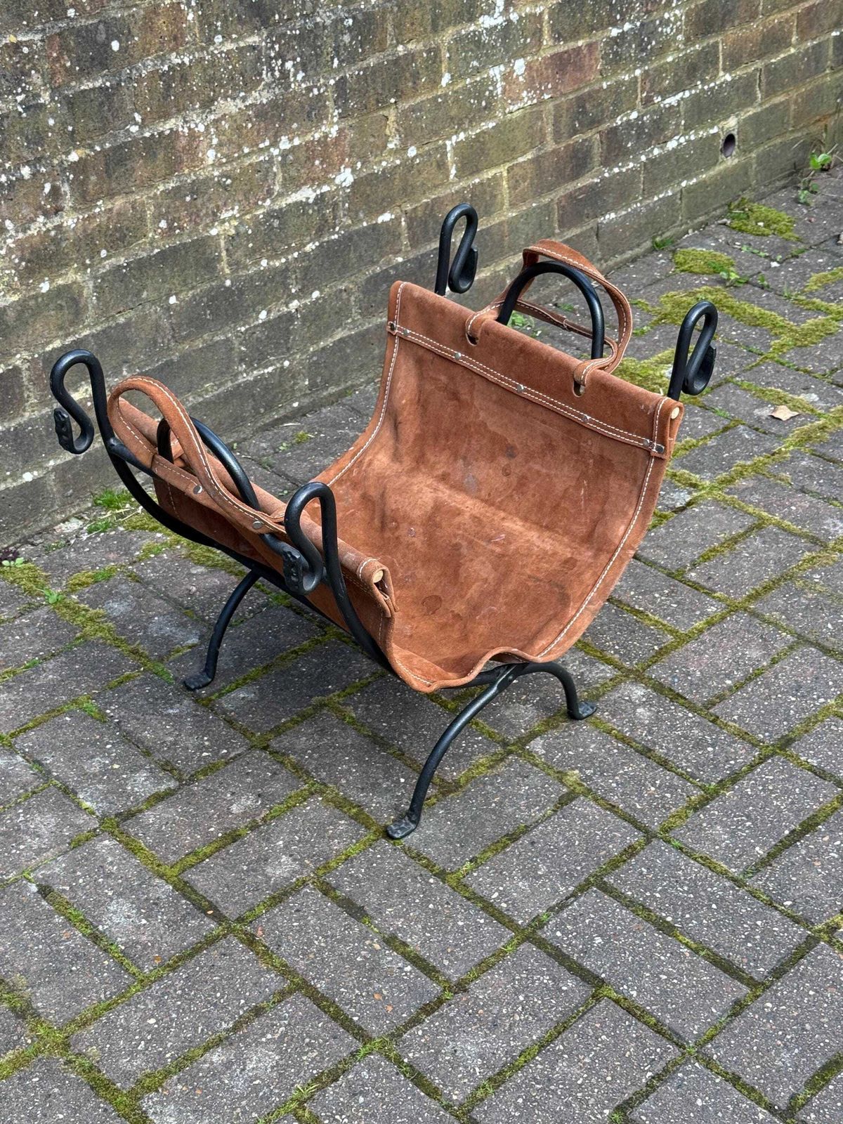 Vintage Wrought Iron Fire Basket With Leather Log Sling / Bag – Fireside Log Holder – Rustic Country Style (Late 20th Century) photo for sale