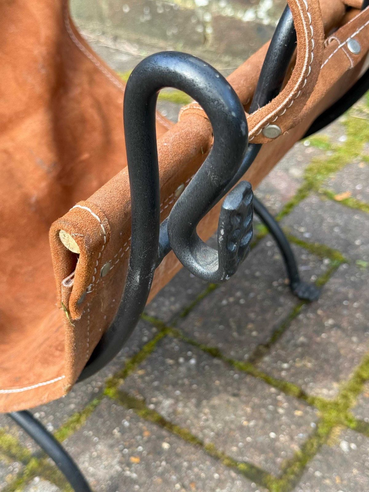 225.0 Vintage Wrought Iron Fire Basket With Leather Log Sling / Bag – Fireside Log Holder – Rustic Country Style (Late 20th Century) photo