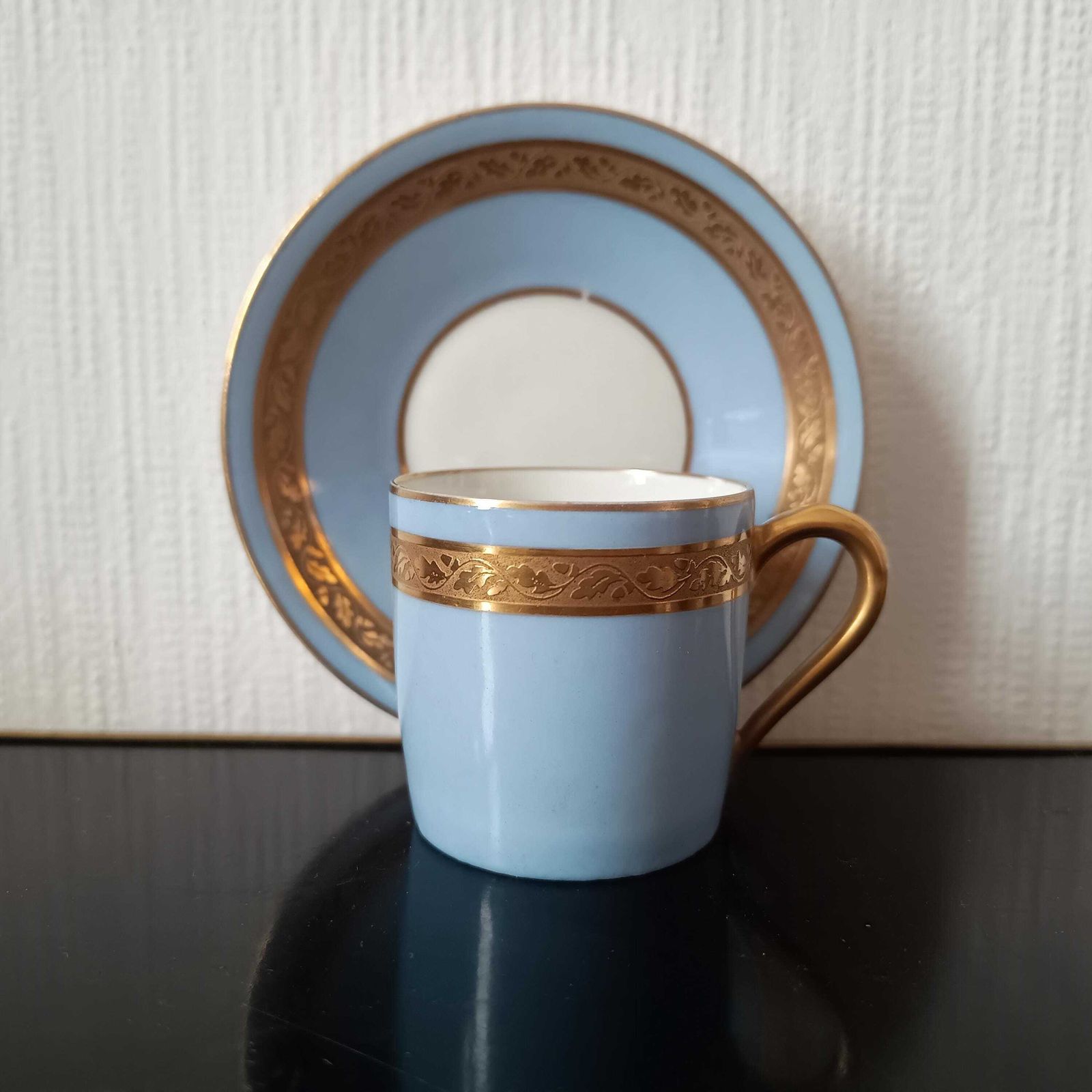 Art Deco Limoges Arlequin Collection: 3 Cups & Saucers, Acid Etched Oak Leaf Gilding, 1929 photo vinterior