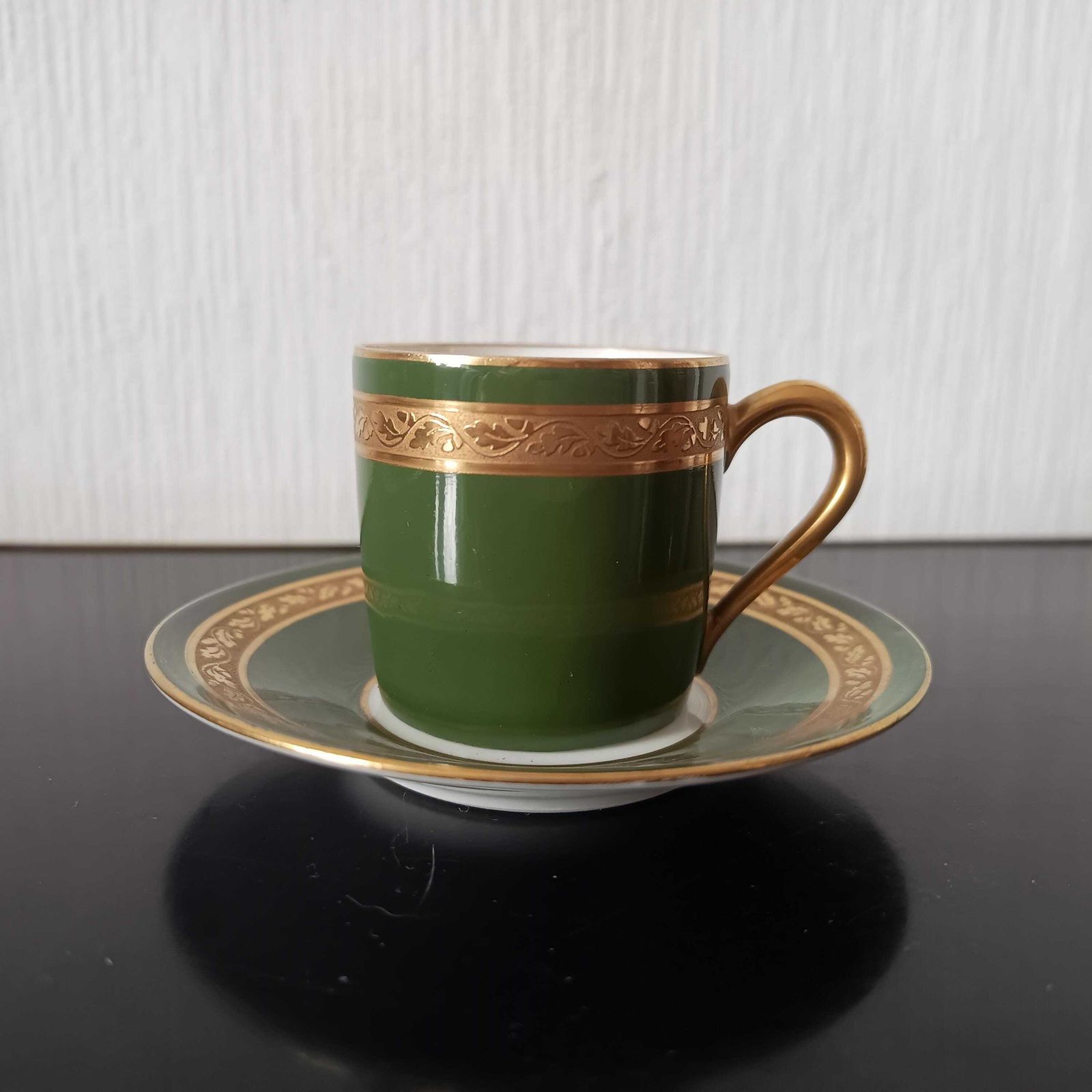 photo vintage Art Deco Limoges Arlequin Collection: 3 Cups & Saucers, Acid Etched Oak Leaf Gilding, 1929